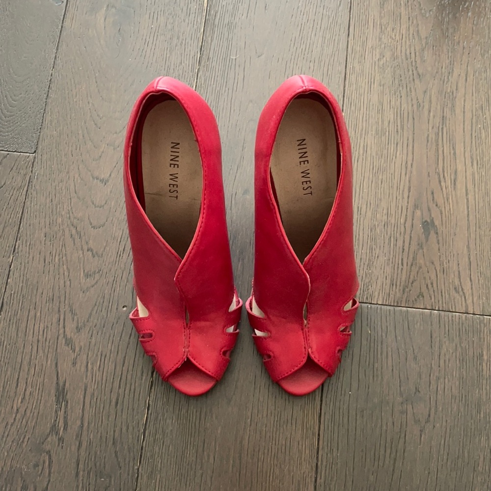 Nine West Peep toe high heel pumps